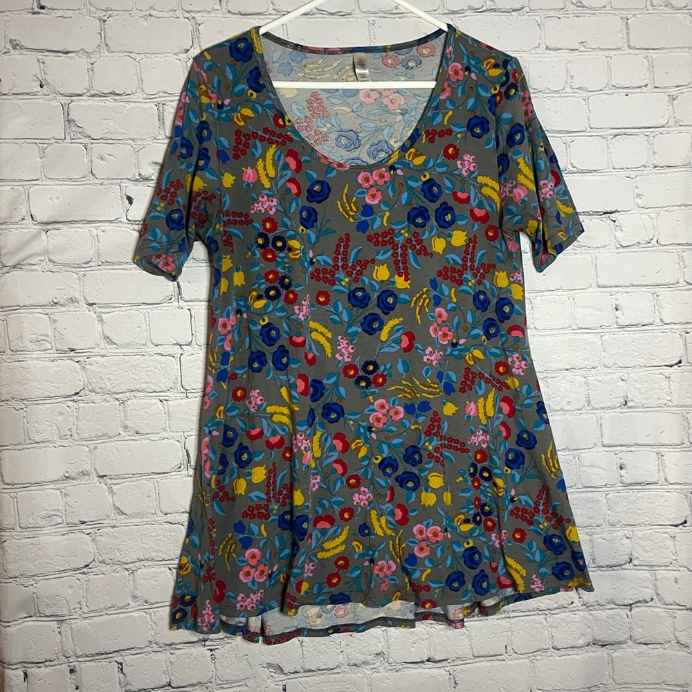 Lularoe- Fruit & Floral flowy V-Neck Women Top